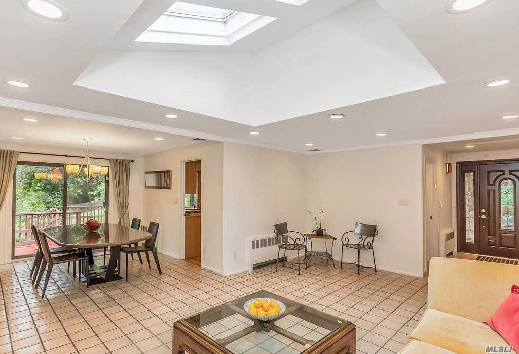 211 Pidgeon Hill S. Huntington S. Huntington NY 11746