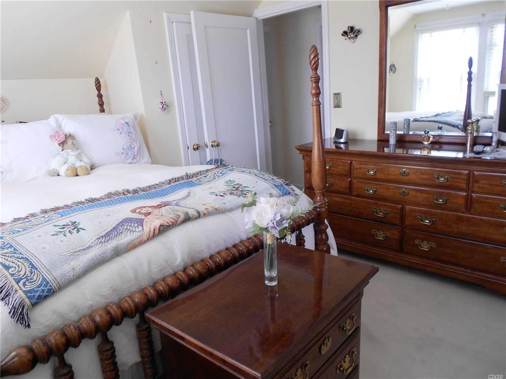 492 Lincoln St Cedarhurst Cedarhurst NY 11516