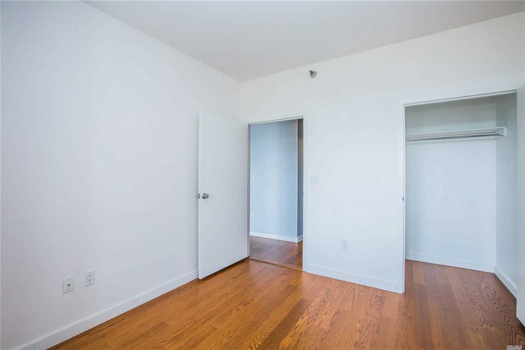 40-28 College Point Blvd Flushing Flushing NY 11354