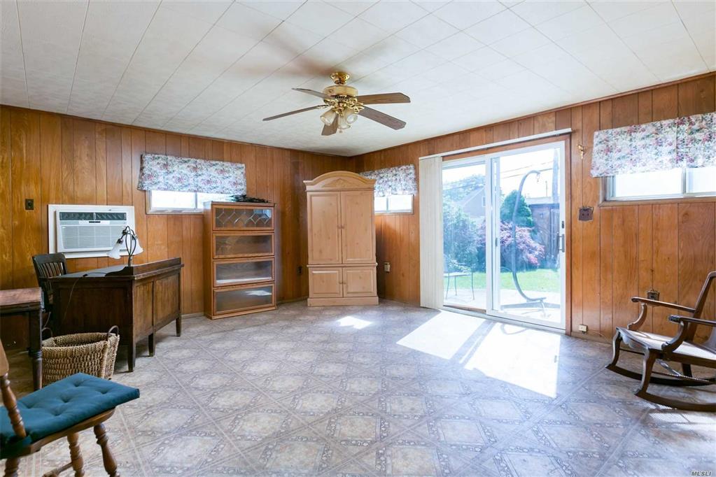 50 Anvil Ln Levittown Levittown NY 11756