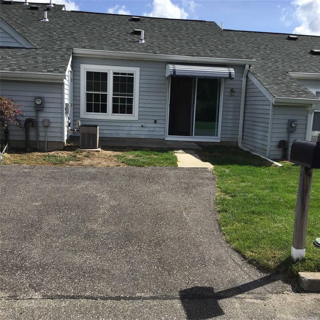 427 B Aylesbury Ct Ridge Ridge NY 11961