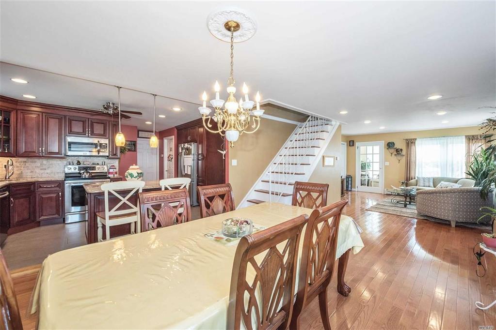 1 Berkeley Pl Massapequa Massapequa NY 11758