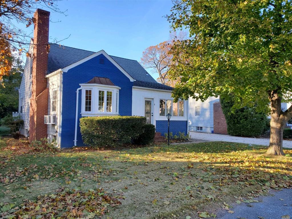 8 Valley Rd Bayville Bayville NY 11709