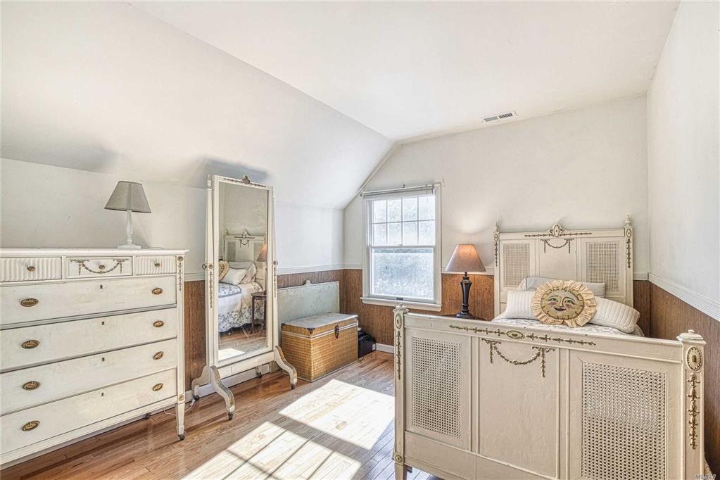 98 Clancy Rd Manorville Manorville NY 11949