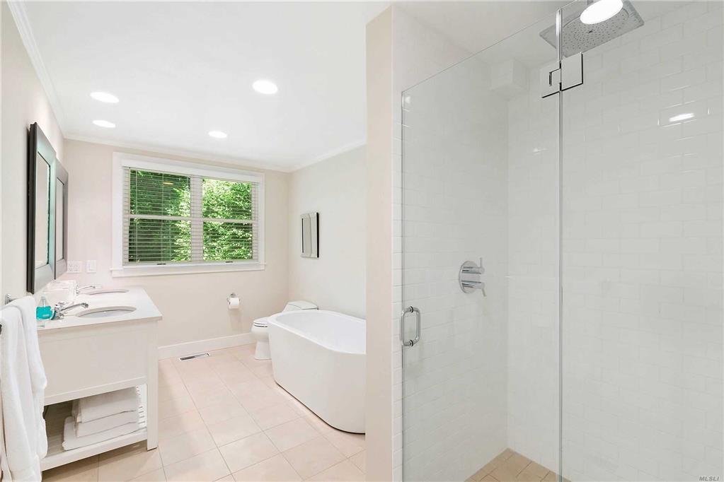 10 Lily Pond Ln East Hampton East Hampton NY 11937