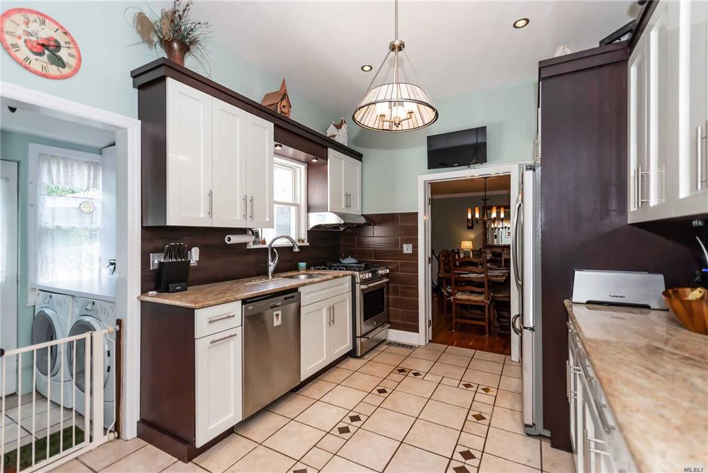 25 Glen Ave Sea Cliff Sea Cliff NY 11579