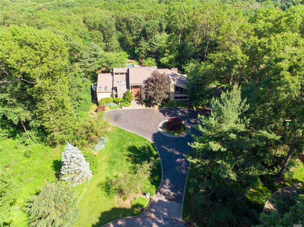 6 Bridle Ct Oyster Bay Cove Oyster Bay Cove NY 11771