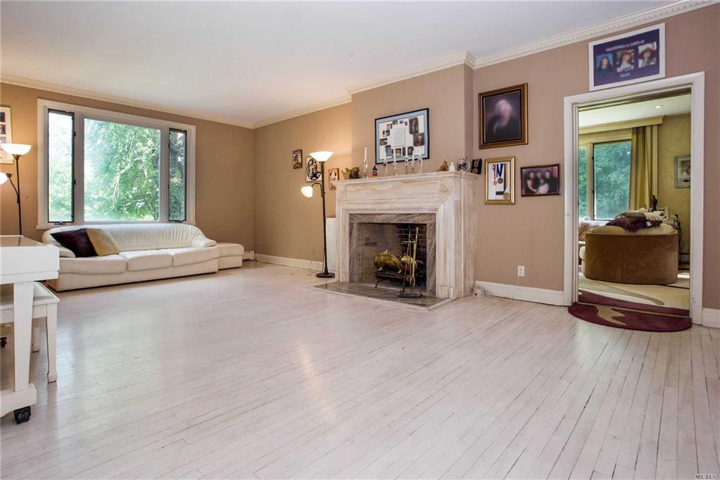 1335 Paine Rd Hewlett Bay Park Hewlett Bay Park NY 11557