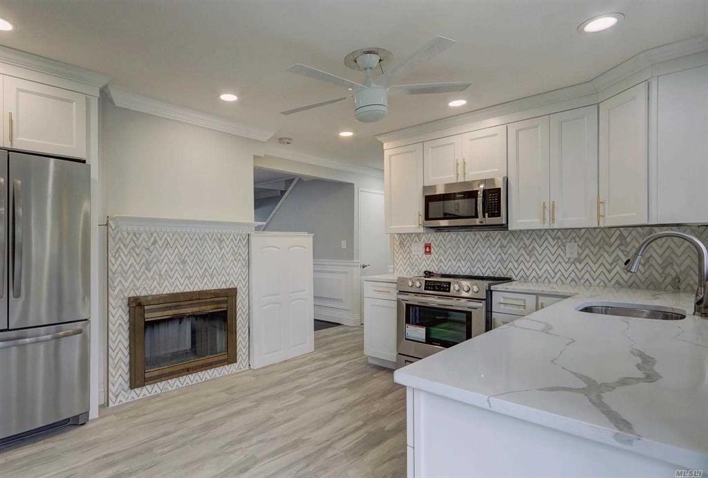 2 Rover Ln Hicksville Hicksville NY 11801