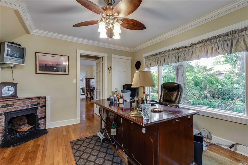 25 Hewlett Ln Port Washington Port Washington NY 11050