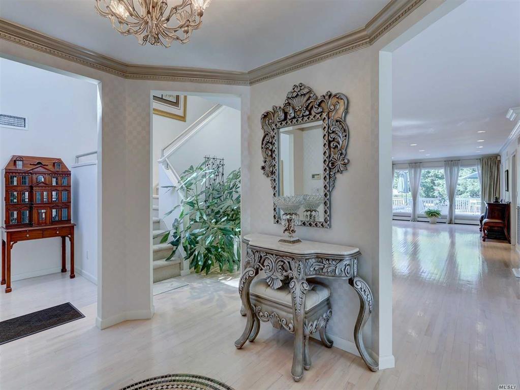 1250 Veeder Dr Hewlett Bay Park Hewlett Bay Park NY 11557