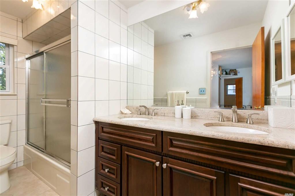 7 Lt John A Olsen Ln St. James St. James NY 11780