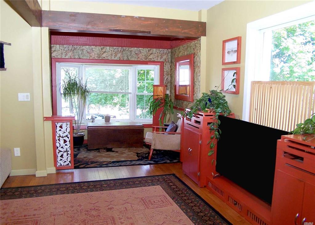 8 Beech Ave Farmingville Farmingville NY 11738