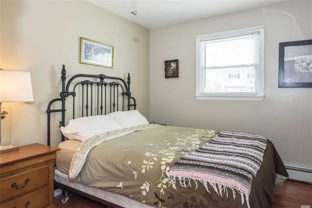 1 Berkeley Pl Massapequa Massapequa NY 11758