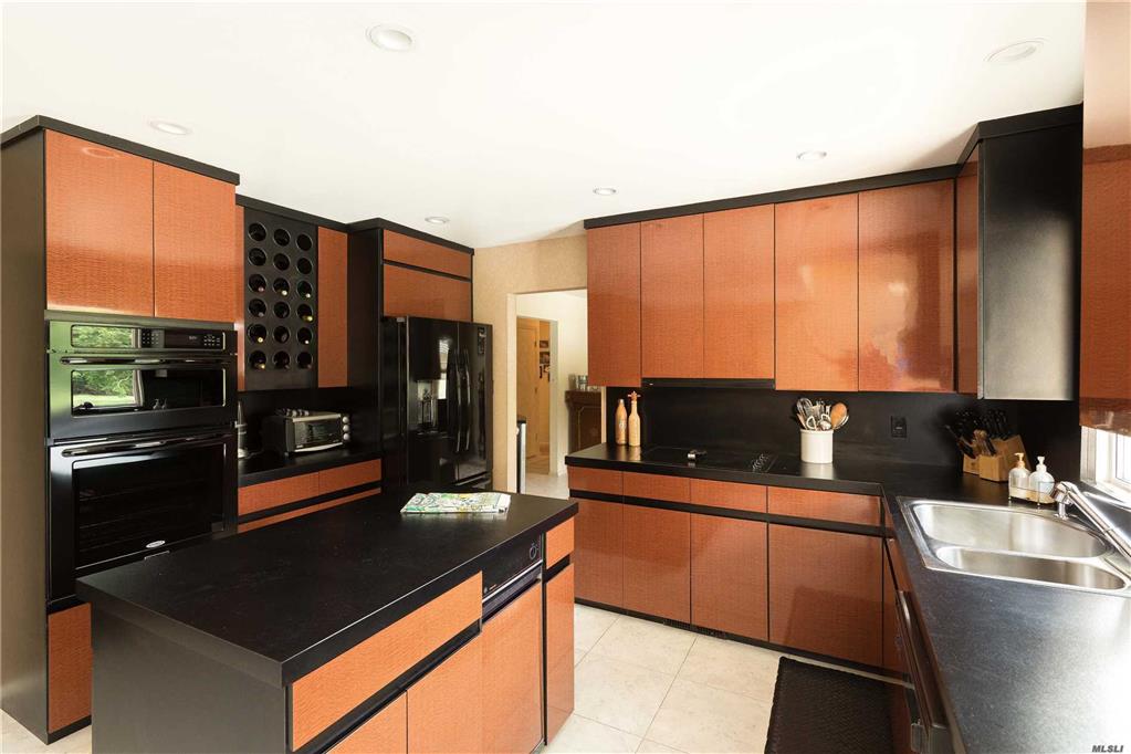 10 Empire Ct Dix Hills Dix Hills NY 11746