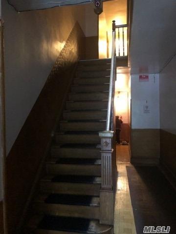 6424 Madison St Glendale Glendale NY 11385