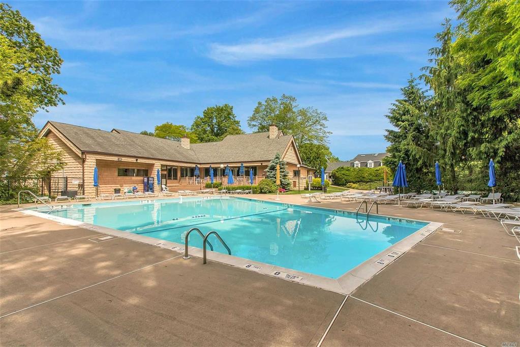 9 The Mews Mews Syosset Syosset NY 11791
