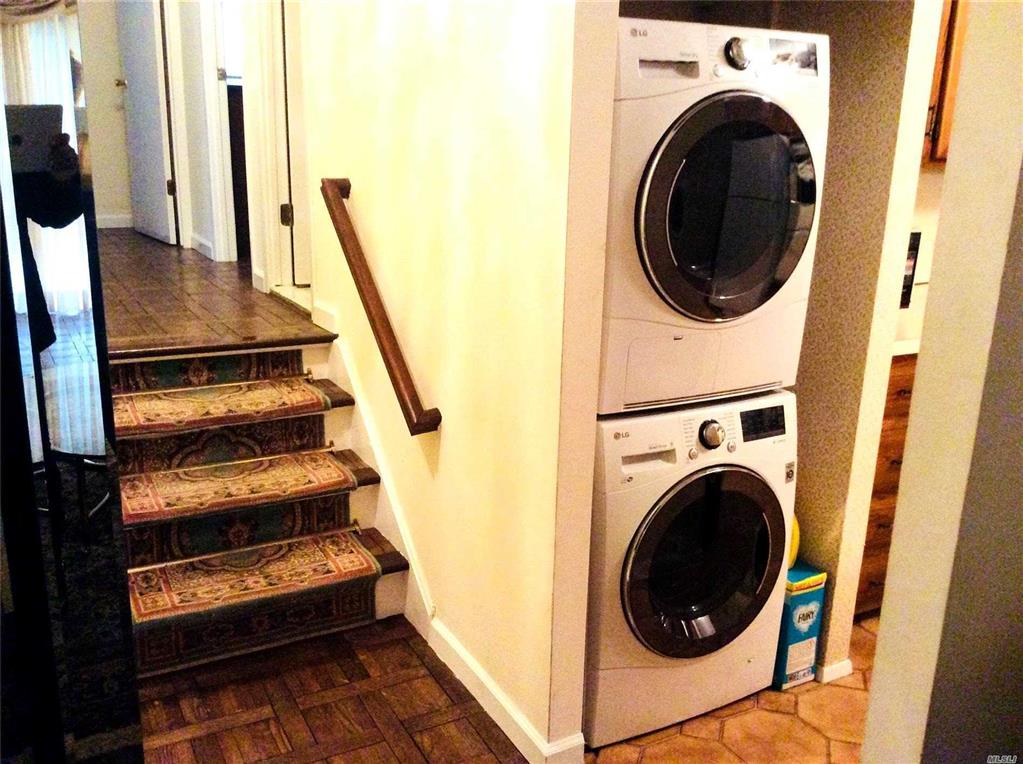 74-25 Calamus Cir Elmhurst Elmhurst NY 11373