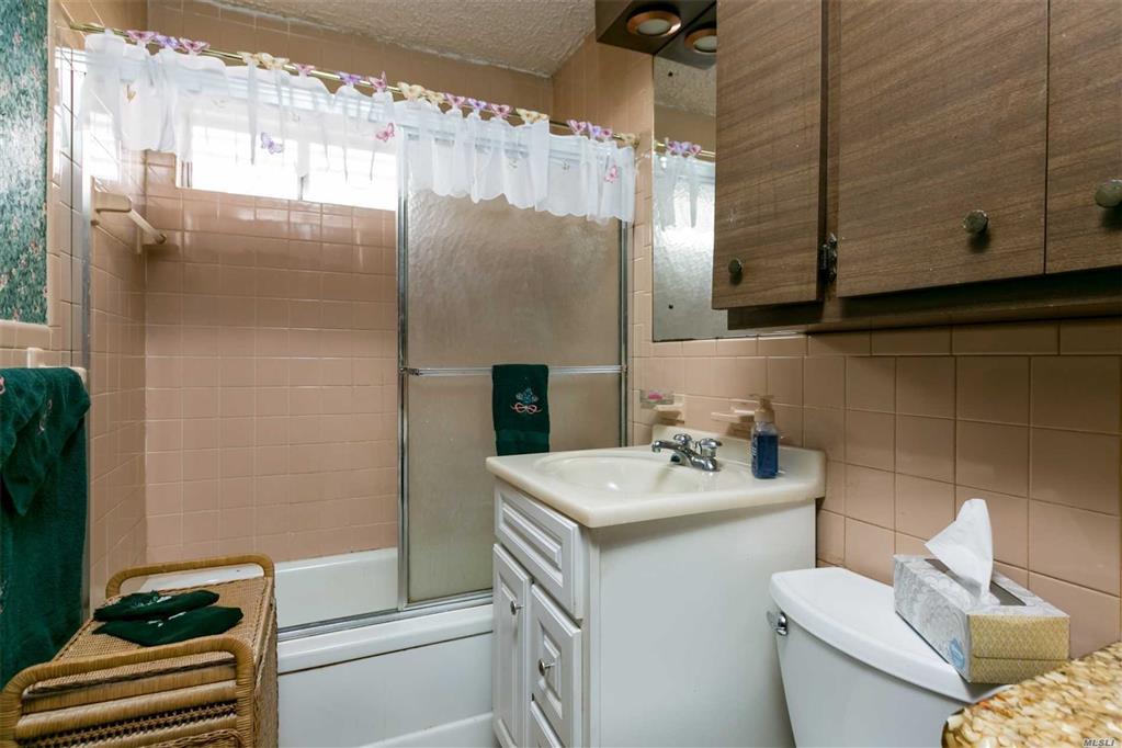 50 Anvil Ln Levittown Levittown NY 11756