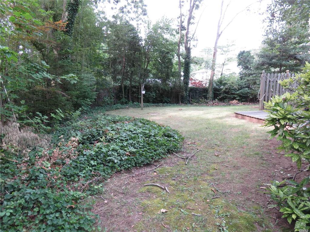 3 Hillsdale Ln Coram Coram NY 11727