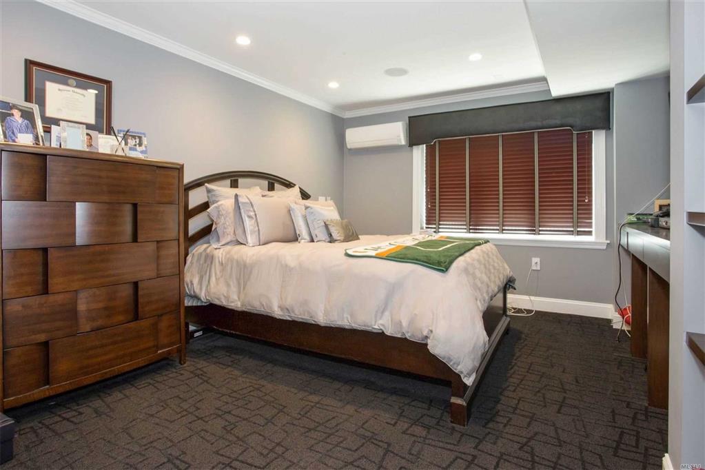 209 Seawane Pl Hewlett Harbor Hewlett Harbor NY 11557