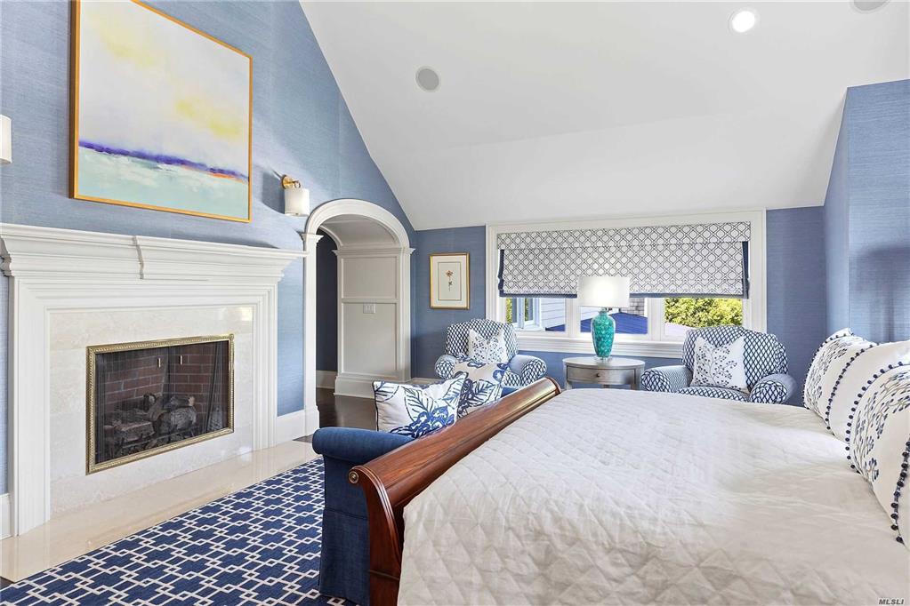 437 Wickapogue Rd Southampton Southampton NY 11968