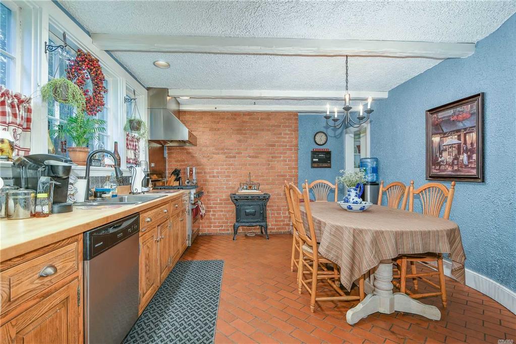 5 Kohlsaat Ct Smithtown Smithtown NY 11787