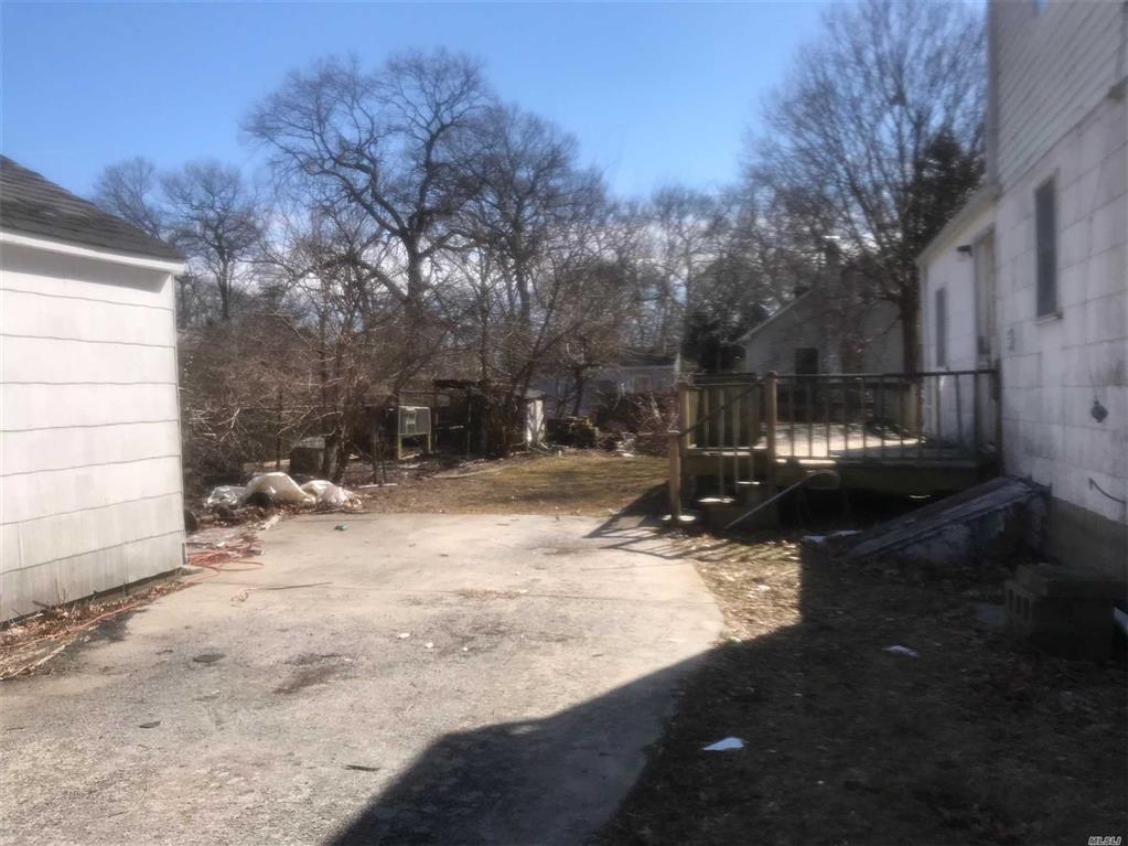 159 Magnolia Dr Mastic Beach Mastic Beach NY 11951