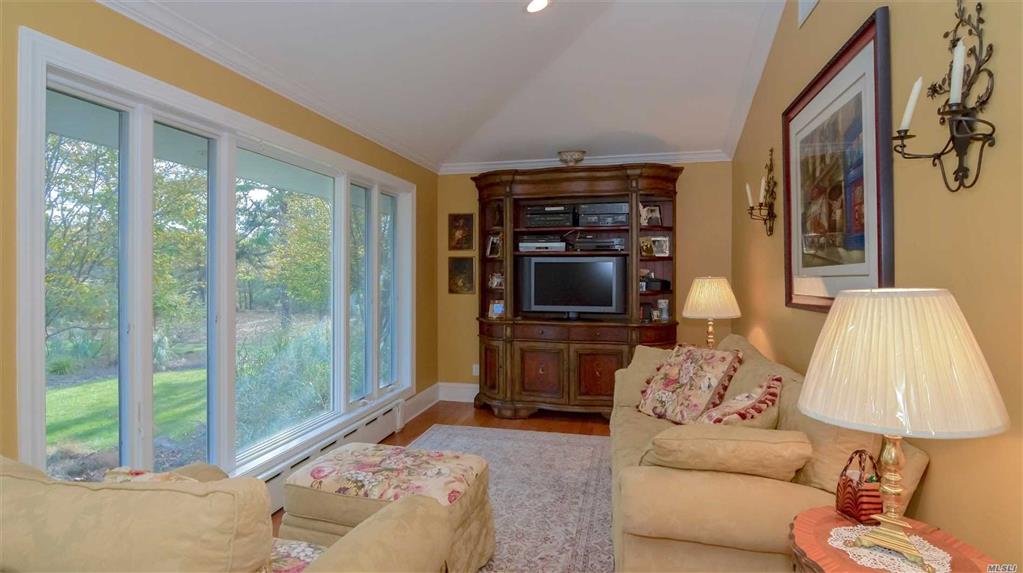 9 Duckwood Ln Hampton Bays Hampton Bays NY 11946