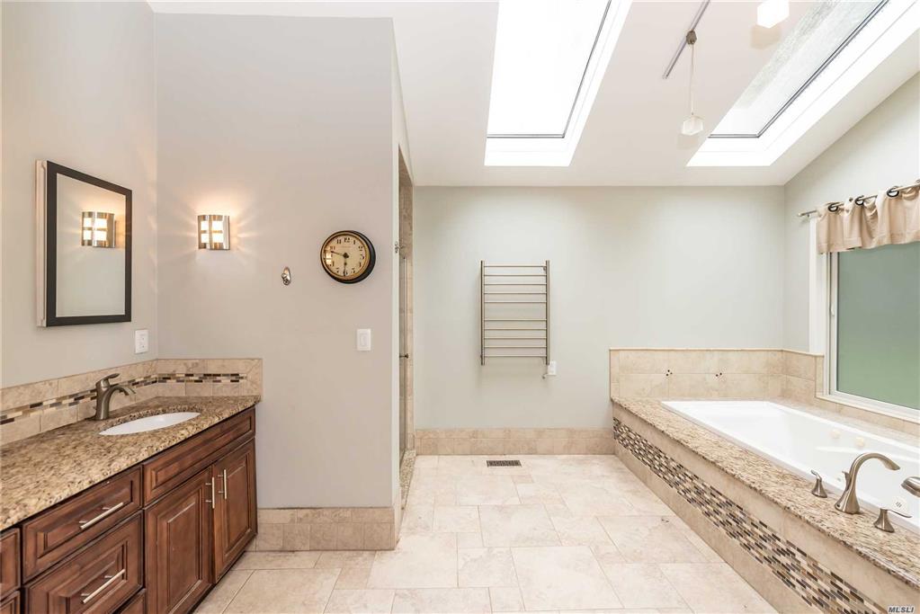 6 Bridle Ct Oyster Bay Cove Oyster Bay Cove NY 11771