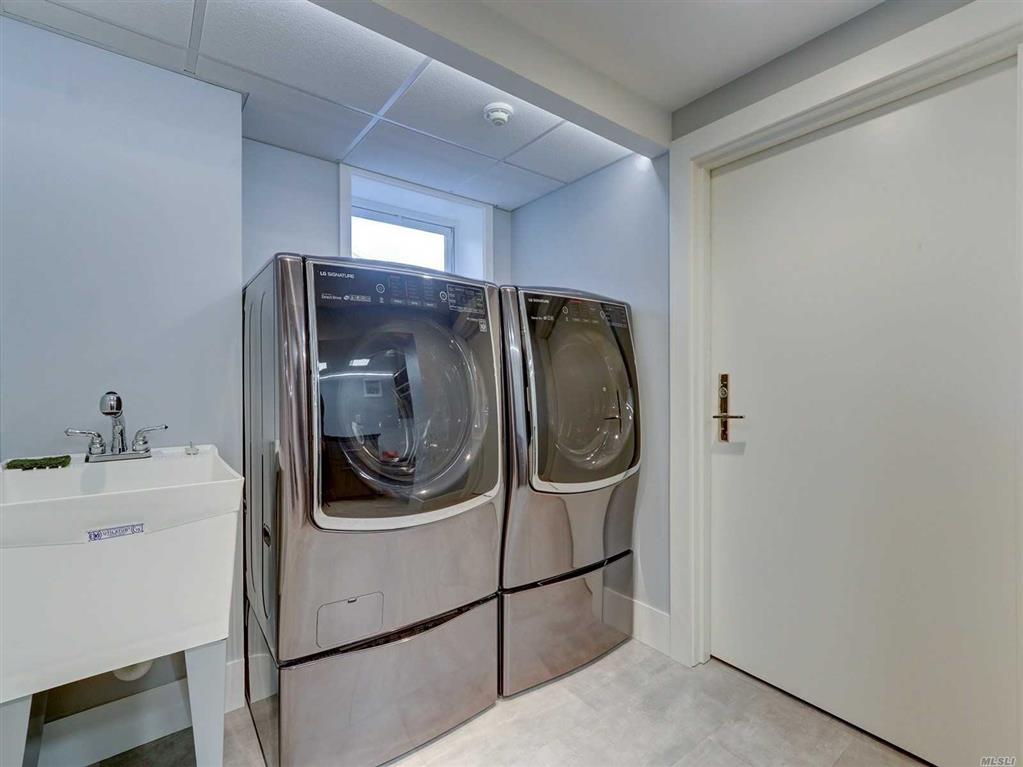 60 Lewis Ln Syosset Syosset NY 11791