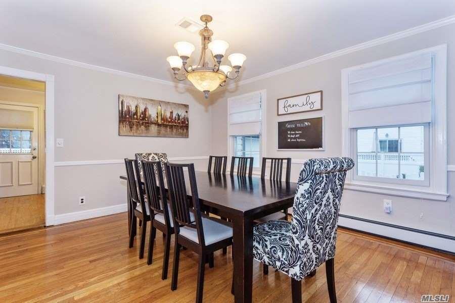 26 Salisbury Ave Stewart Manor Stewart Manor NY 11530
