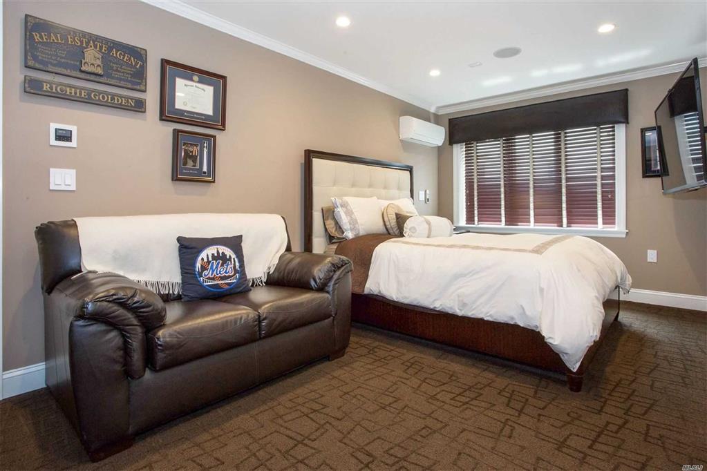209 Seawane Pl Hewlett Harbor Hewlett Harbor NY 11557