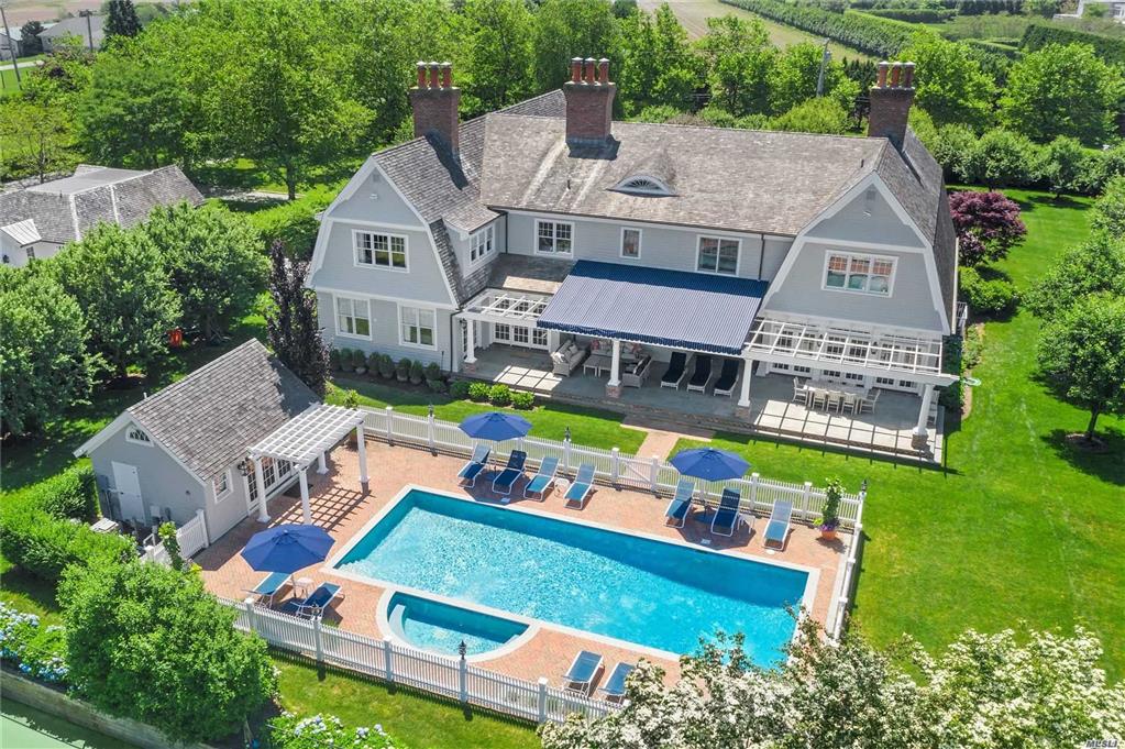 437 Wickapogue Rd Southampton Southampton NY 11968