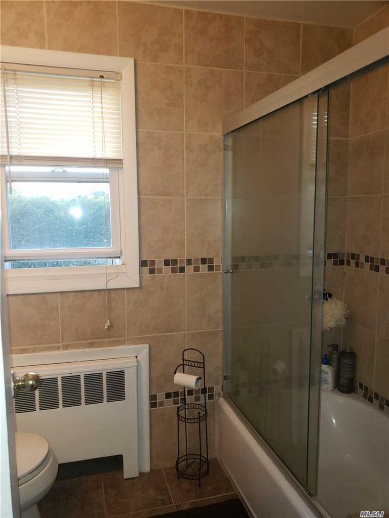 147 Concord St Westbury Westbury NY 11590