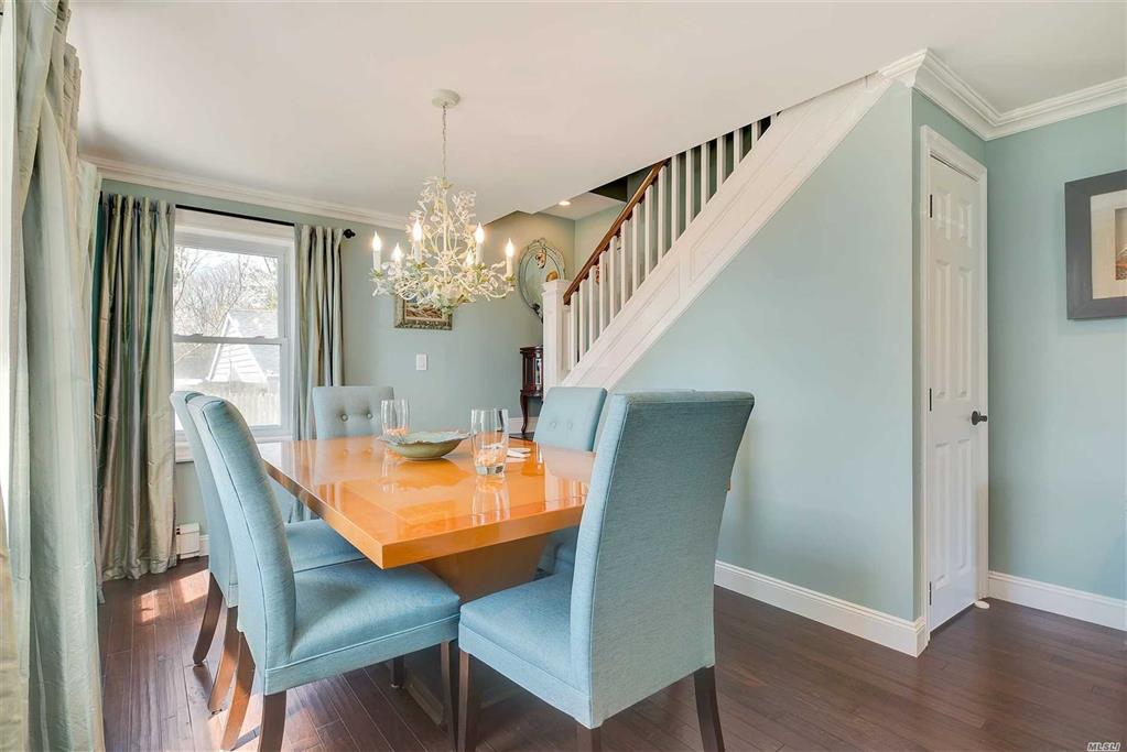 27 Shinnecock Rd Hampton Bays Hampton Bays NY 11946