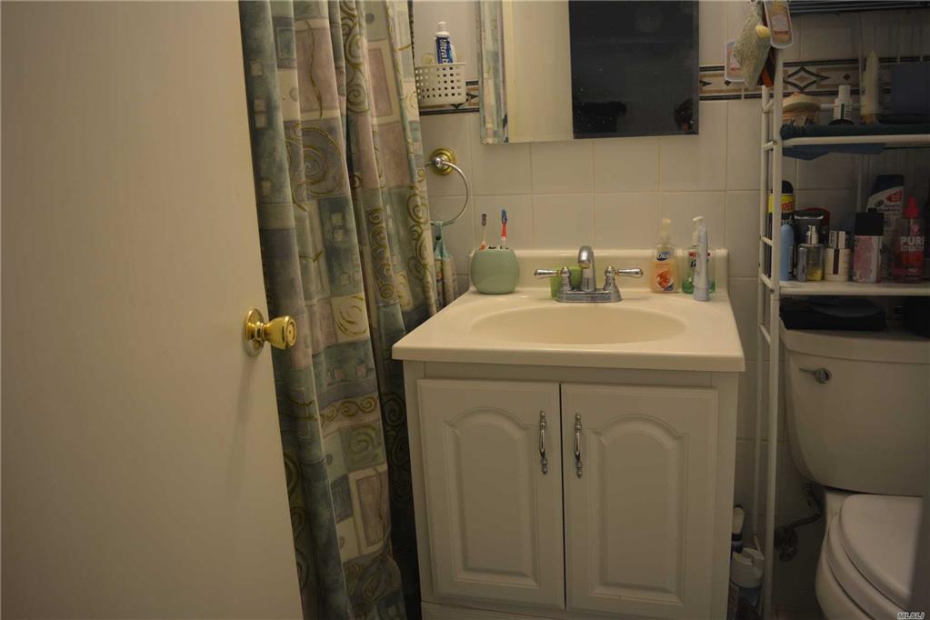 30 Pearsall Ave Glen Cove Glen Cove NY 11542