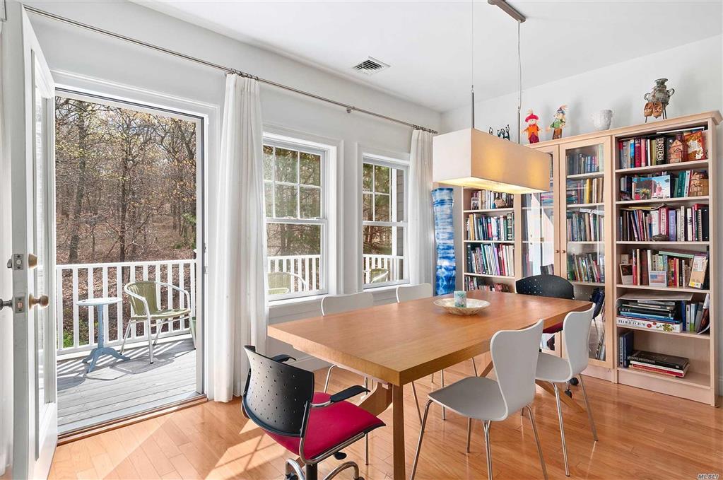35 Andrew Ct Southampton Southampton NY 11968