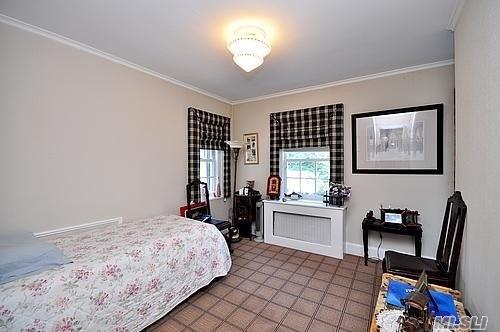 207 Everit Ave Hewlett Harbor Hewlett Harbor NY 11557