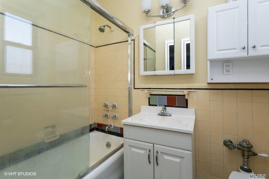 141 Woodmere Blvd Woodmere Woodmere NY 11598