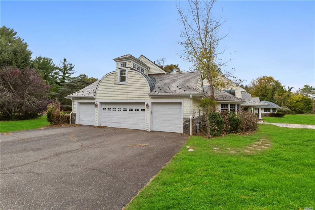12 Pinetree Ln Old Westbury Old Westbury NY 11568