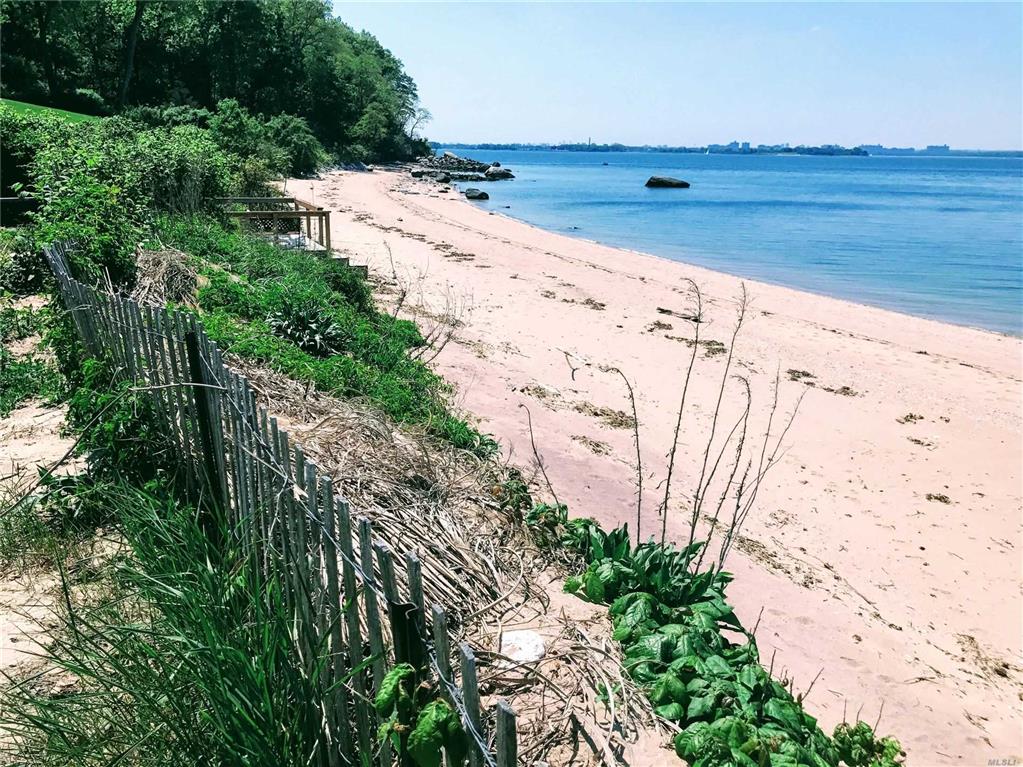69 Cornwells Beach Rd Sands Point Sands Point NY 11050