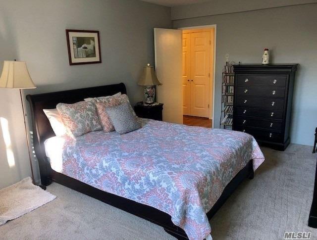 596 Broadway Lynbrook Lynbrook NY 11563