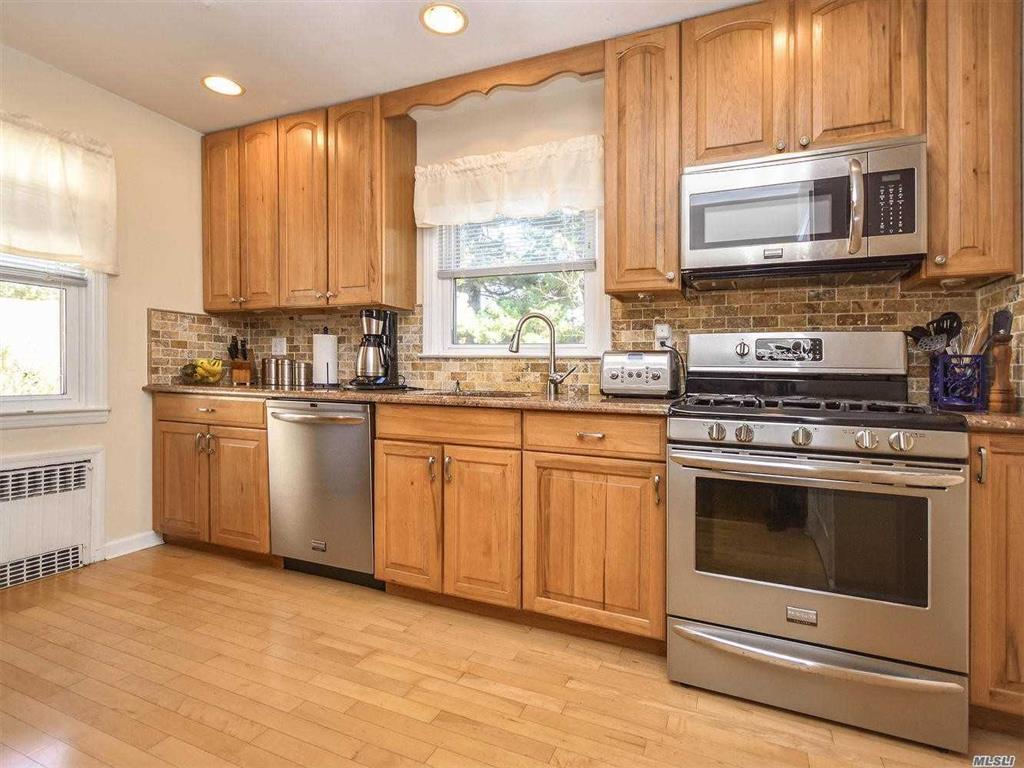 6 Dunes Ln Port Washington Port Washington NY 11050