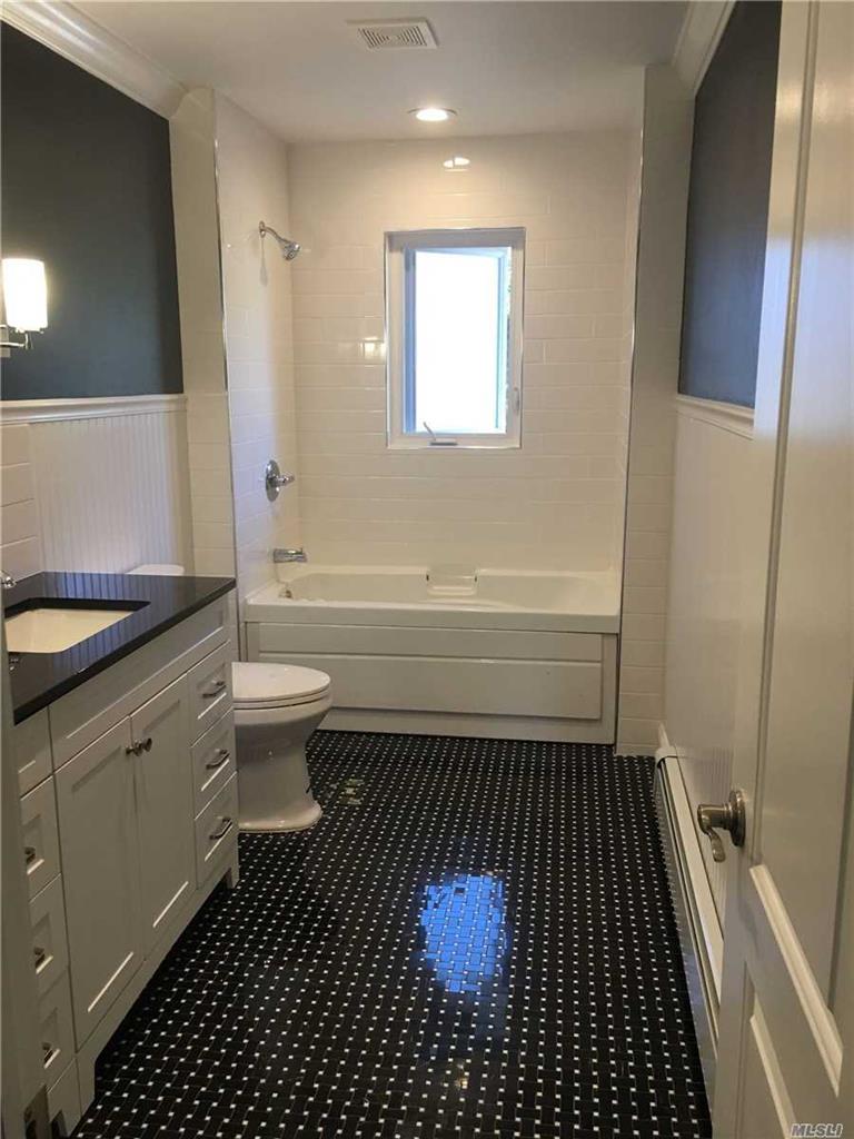 82 Avenue D Holbrook Holbrook NY 11741