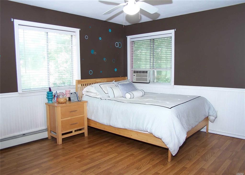 5 Larry Ct Manorville Manorville NY 11949