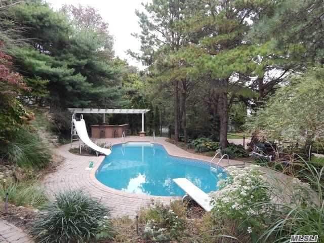 16 Homecoming Pl E. Setauket E. Setauket NY 11733