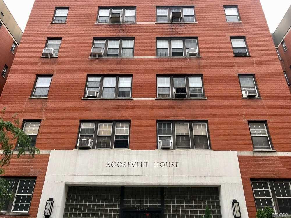 102-40 67th Dr Forest Hills Forest Hills NY 11375