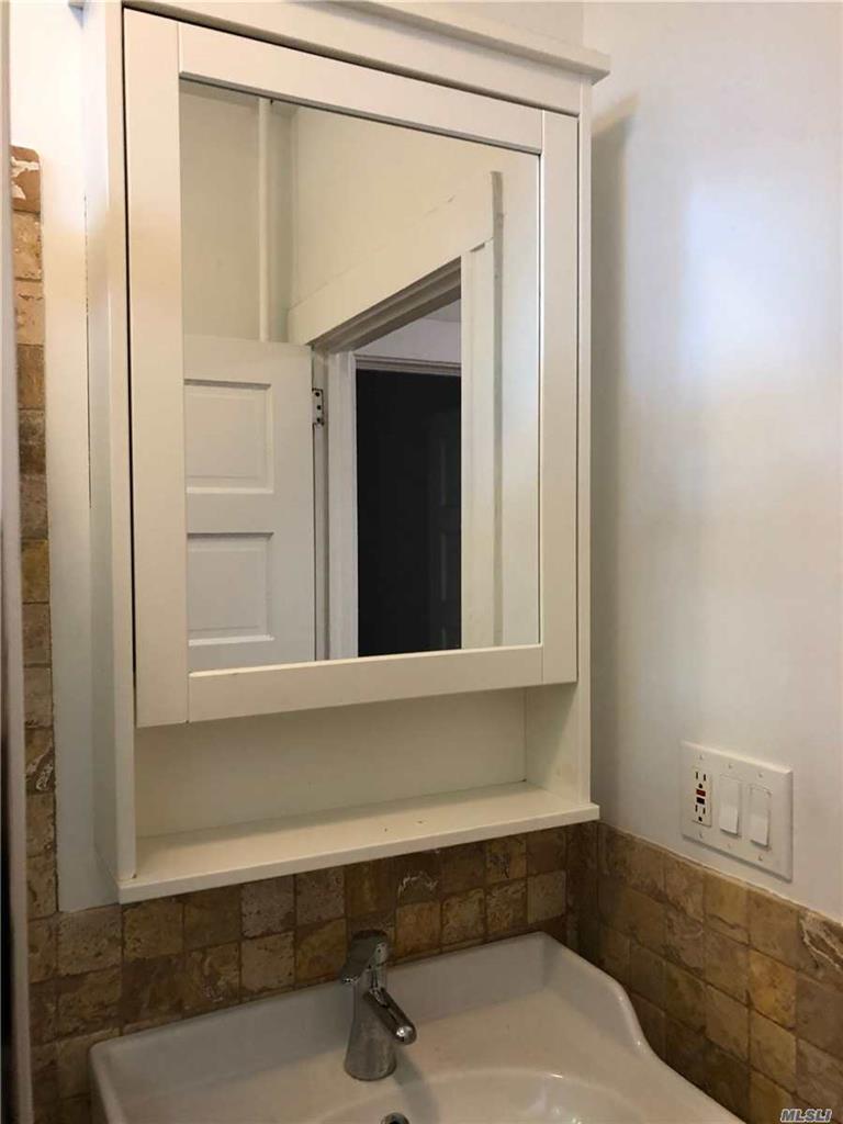 27 12th Ave Sea Cliff Sea Cliff NY 11579