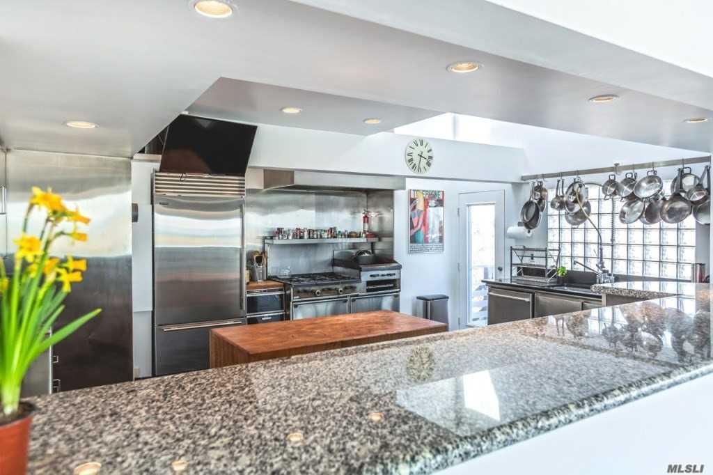 19 Dune Rd Westhampton Beach Westhampton Bch NY 11978
